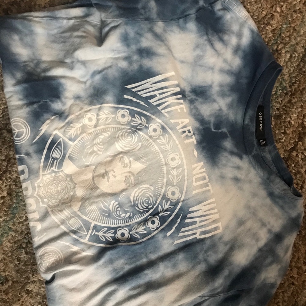 Obey shirt